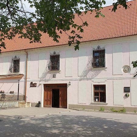 Penzion Sessler *** Trnava Luaran gambar