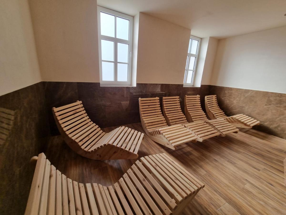 Penzion Sessler *** Trnava Luaran gambar