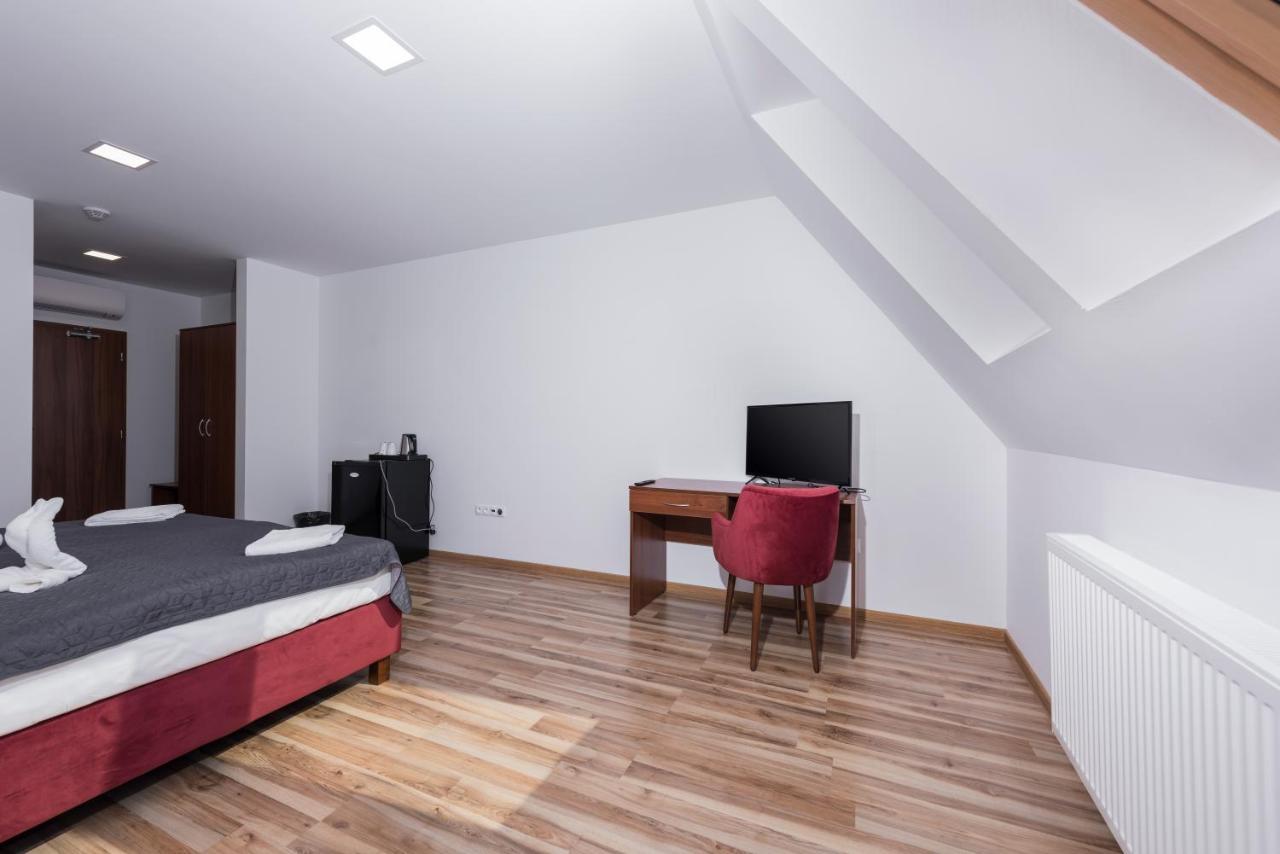Penzion Sessler *** Trnava Luaran gambar