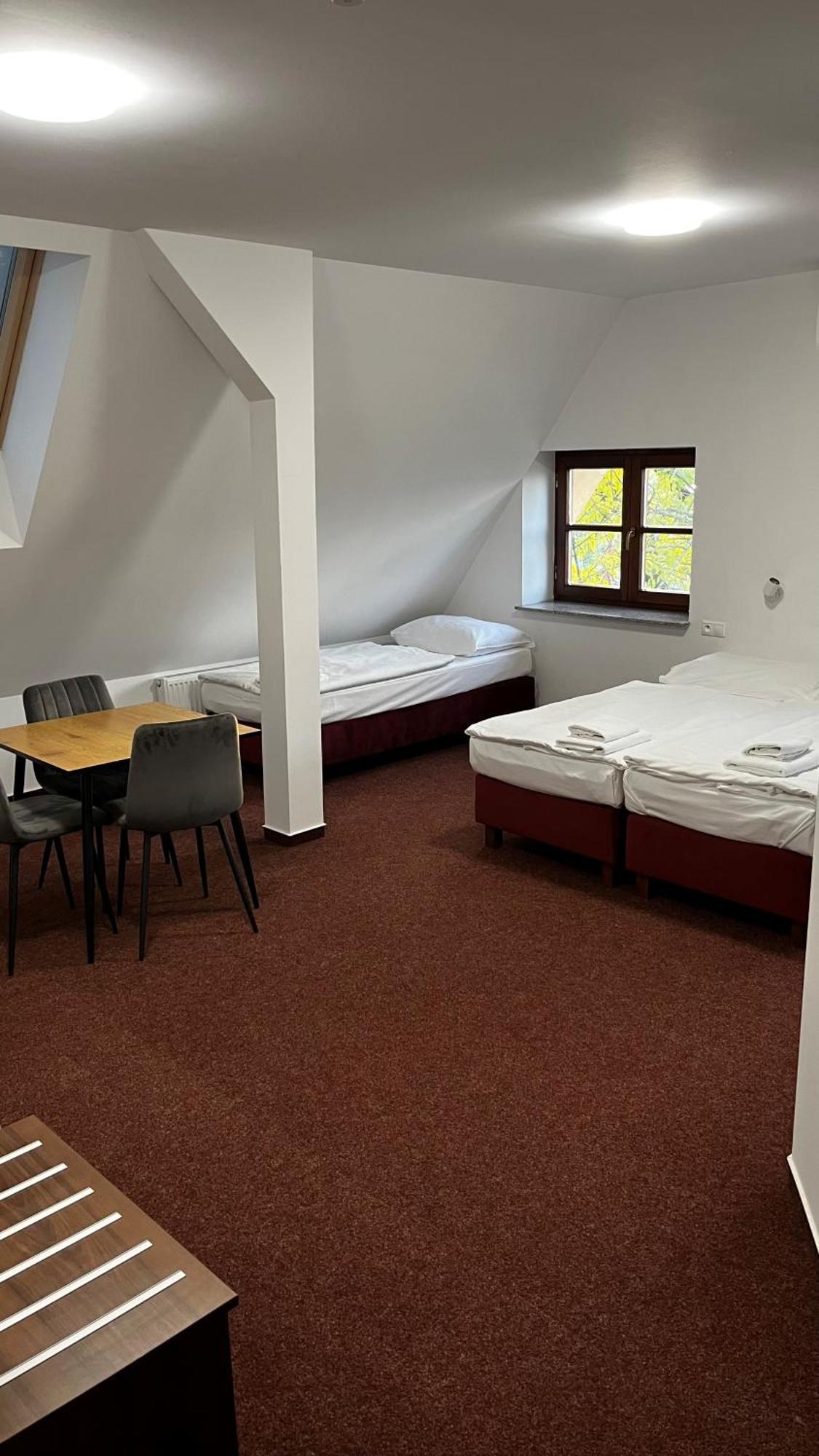 Penzion Sessler *** Trnava Luaran gambar