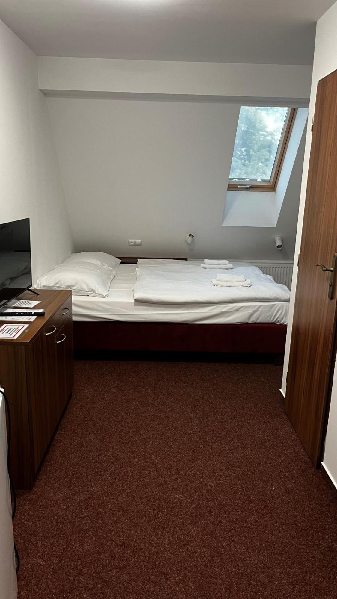 Penzion Sessler *** Trnava Luaran gambar