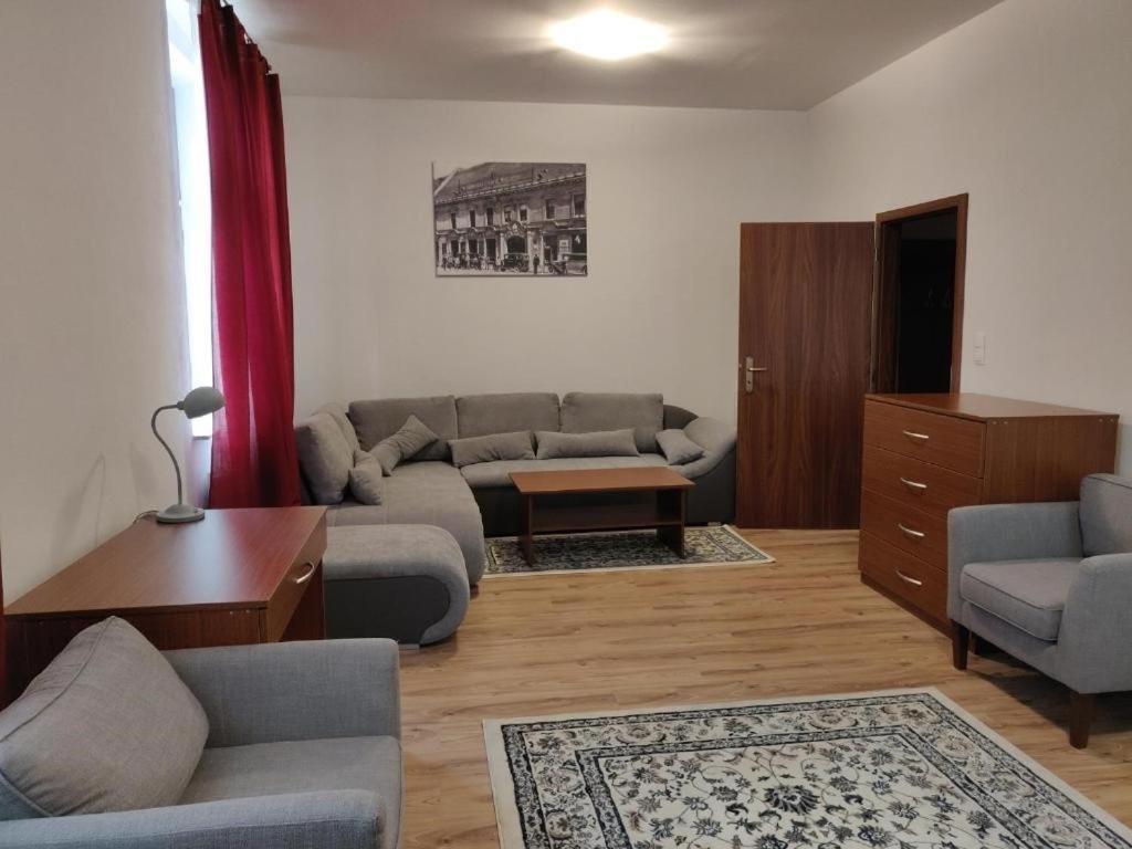 Penzion Sessler *** Trnava Luaran gambar