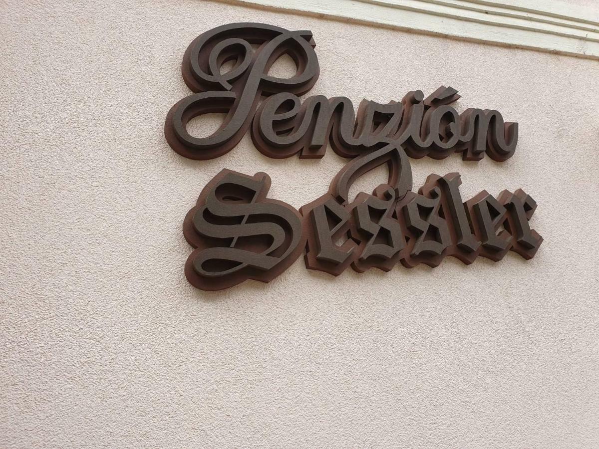 Penzion Sessler *** Trnava Luaran gambar