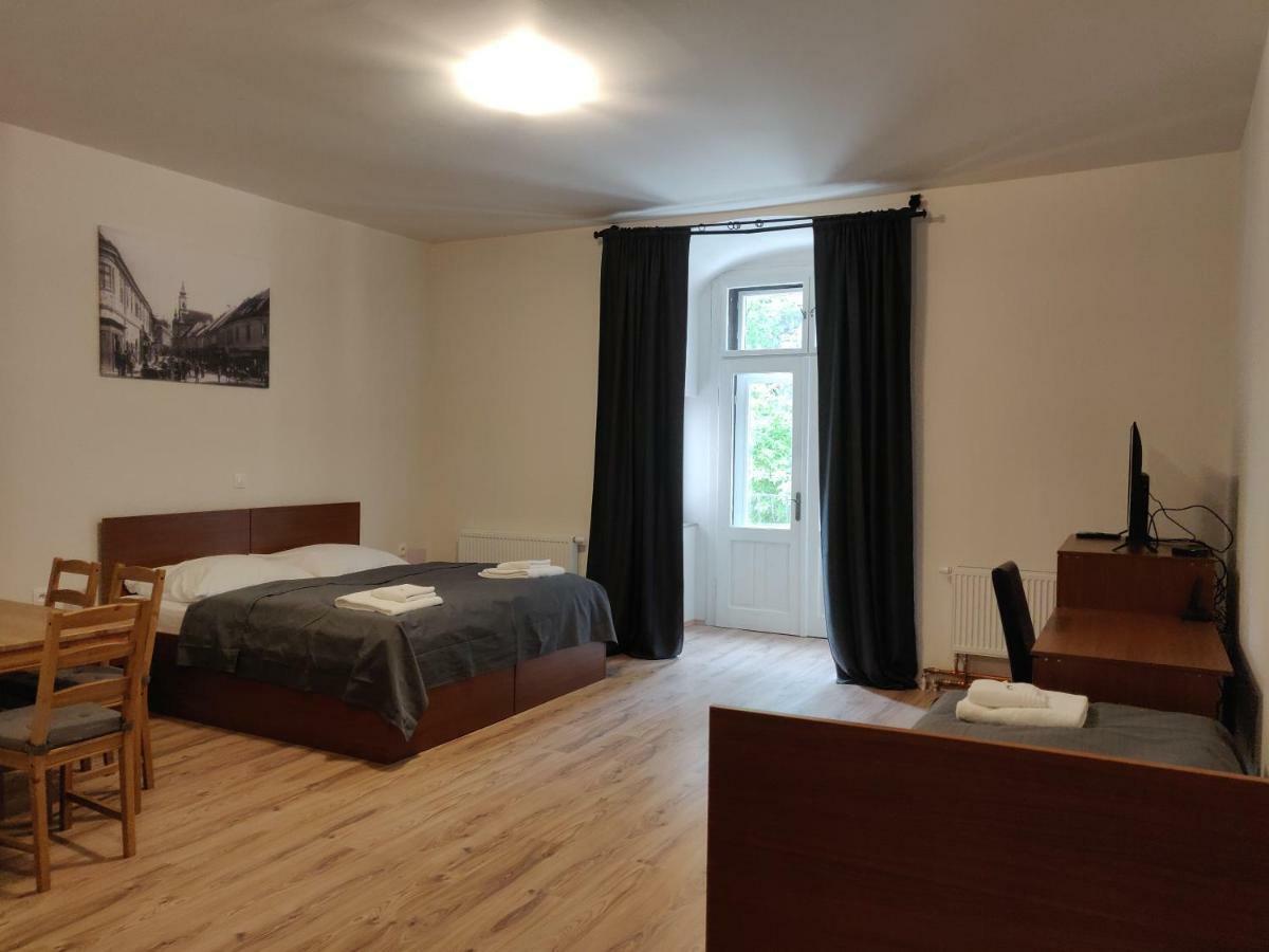 Penzion Sessler *** Trnava Luaran gambar