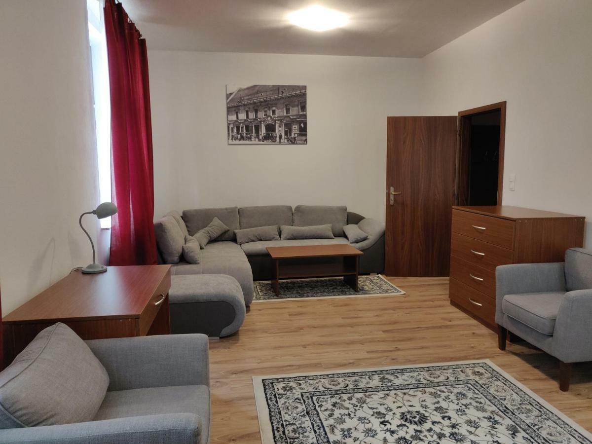 Penzion Sessler *** Trnava Luaran gambar