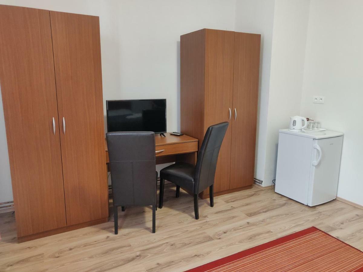 Penzion Sessler *** Trnava Luaran gambar